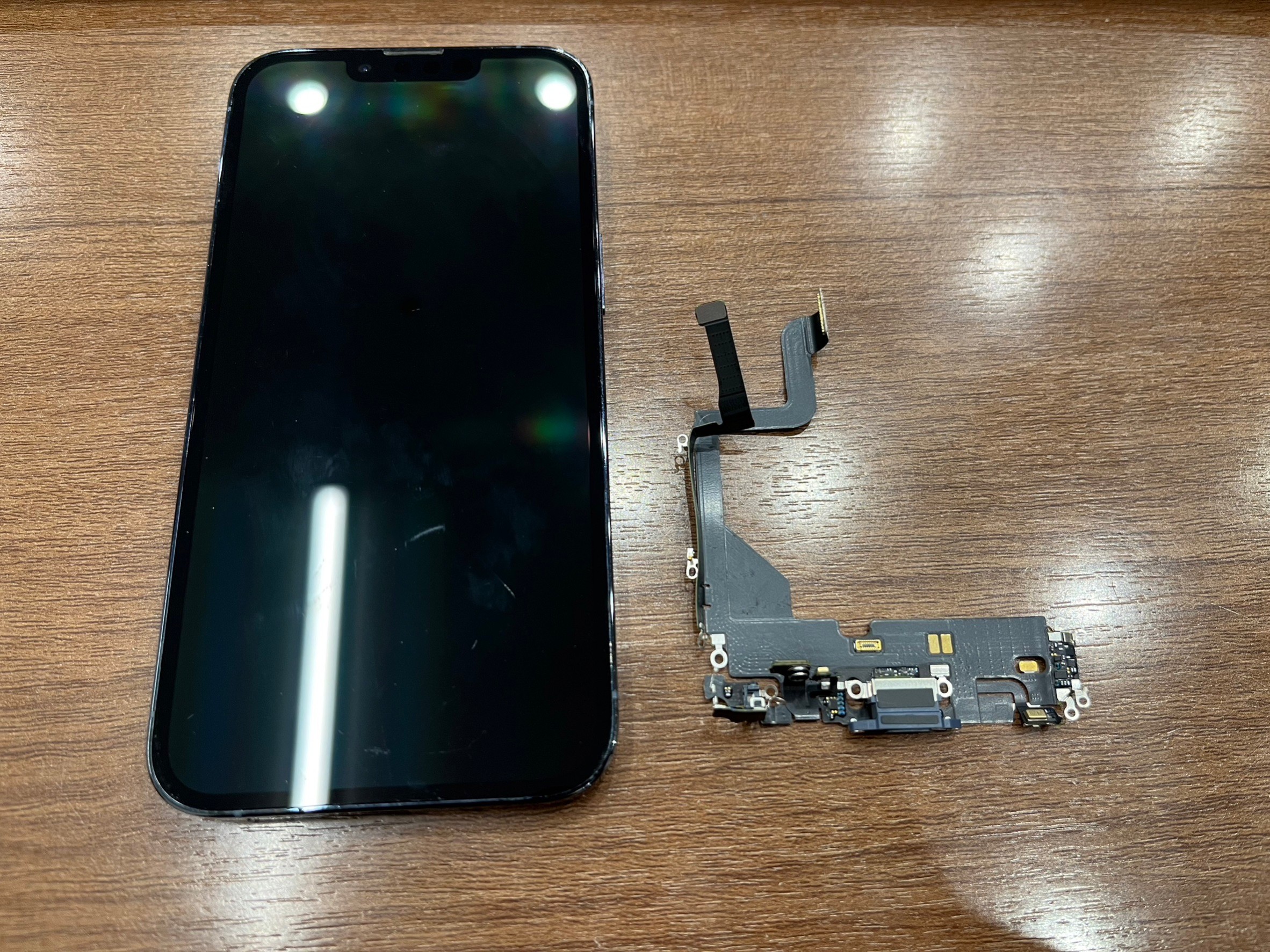 充電の不具合が発生した時の対処法とは！ | スマホ修理 スマートクール